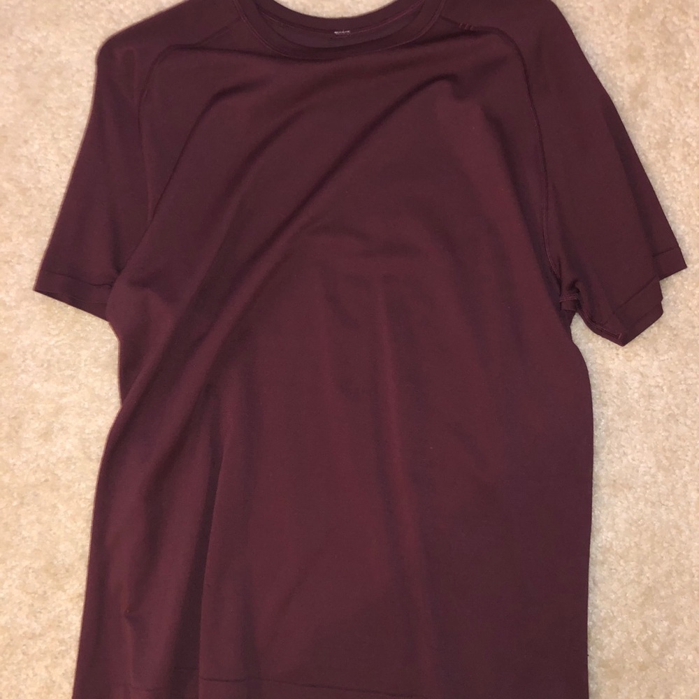 Lulu lemon t shirt